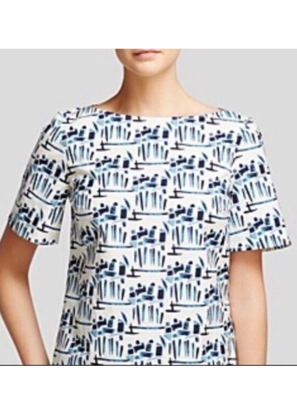 Tory Burch Figurine Print Boat Neck Cropped Blouse Blue Ivory Size 2